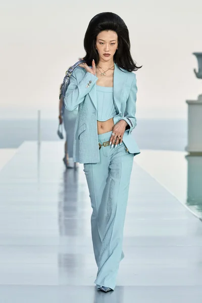 Look 12